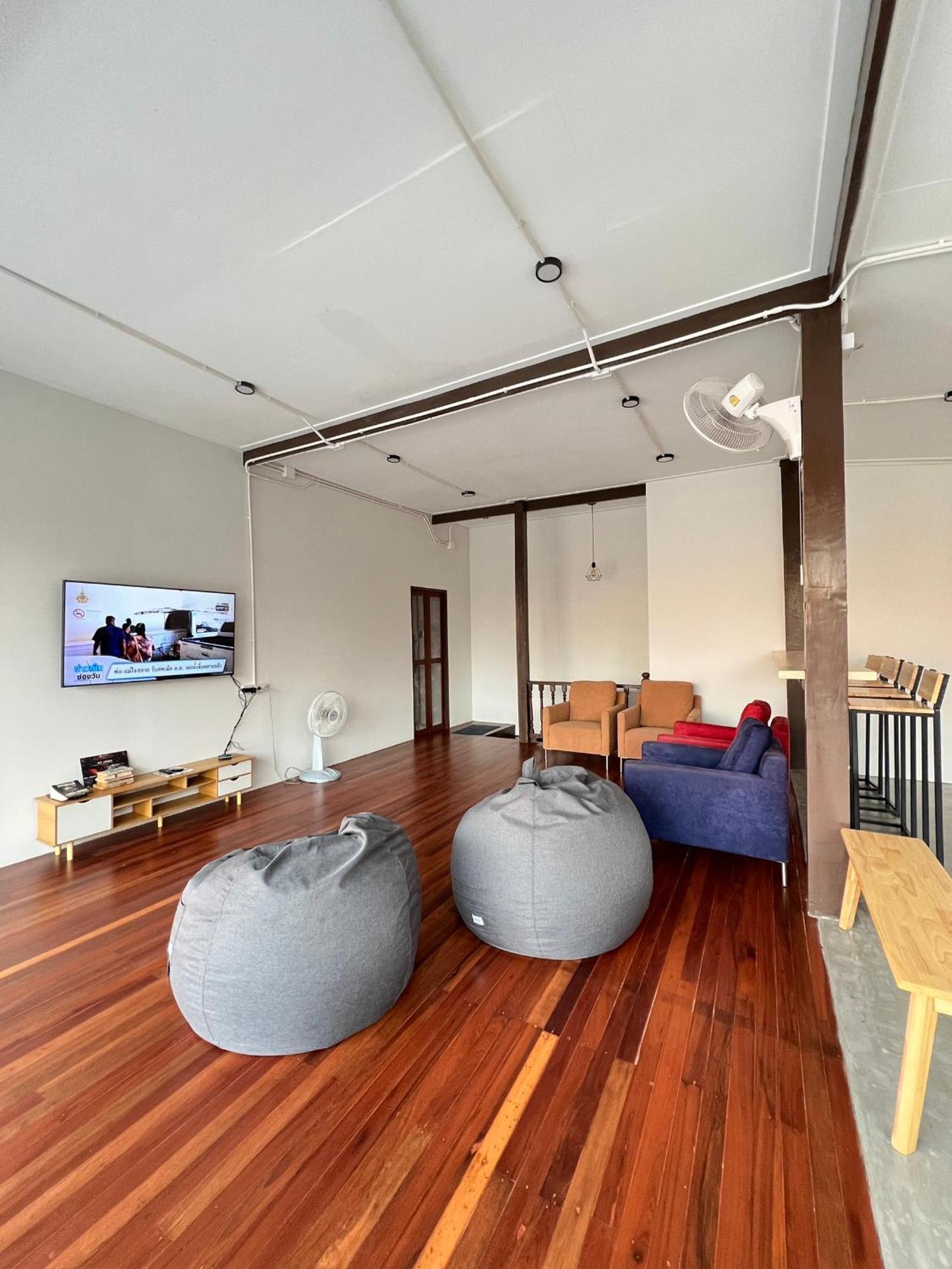 Auberge de jeunesse House Ju à Bangkok Extérieur photo