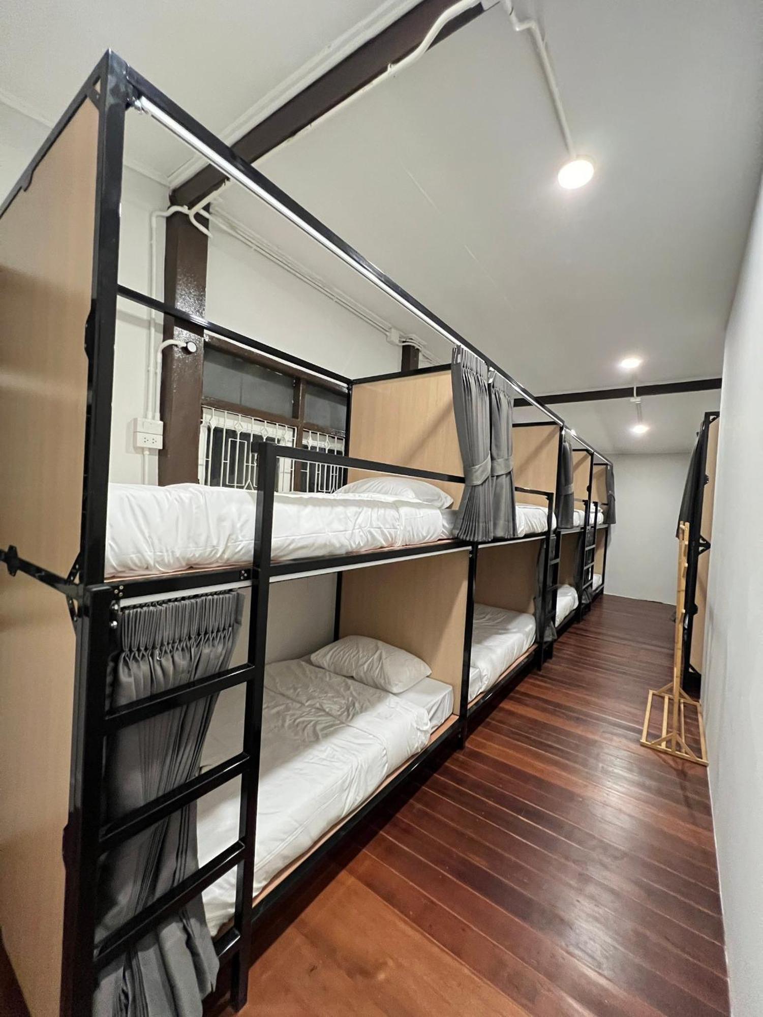Auberge de jeunesse House Ju à Bangkok Extérieur photo