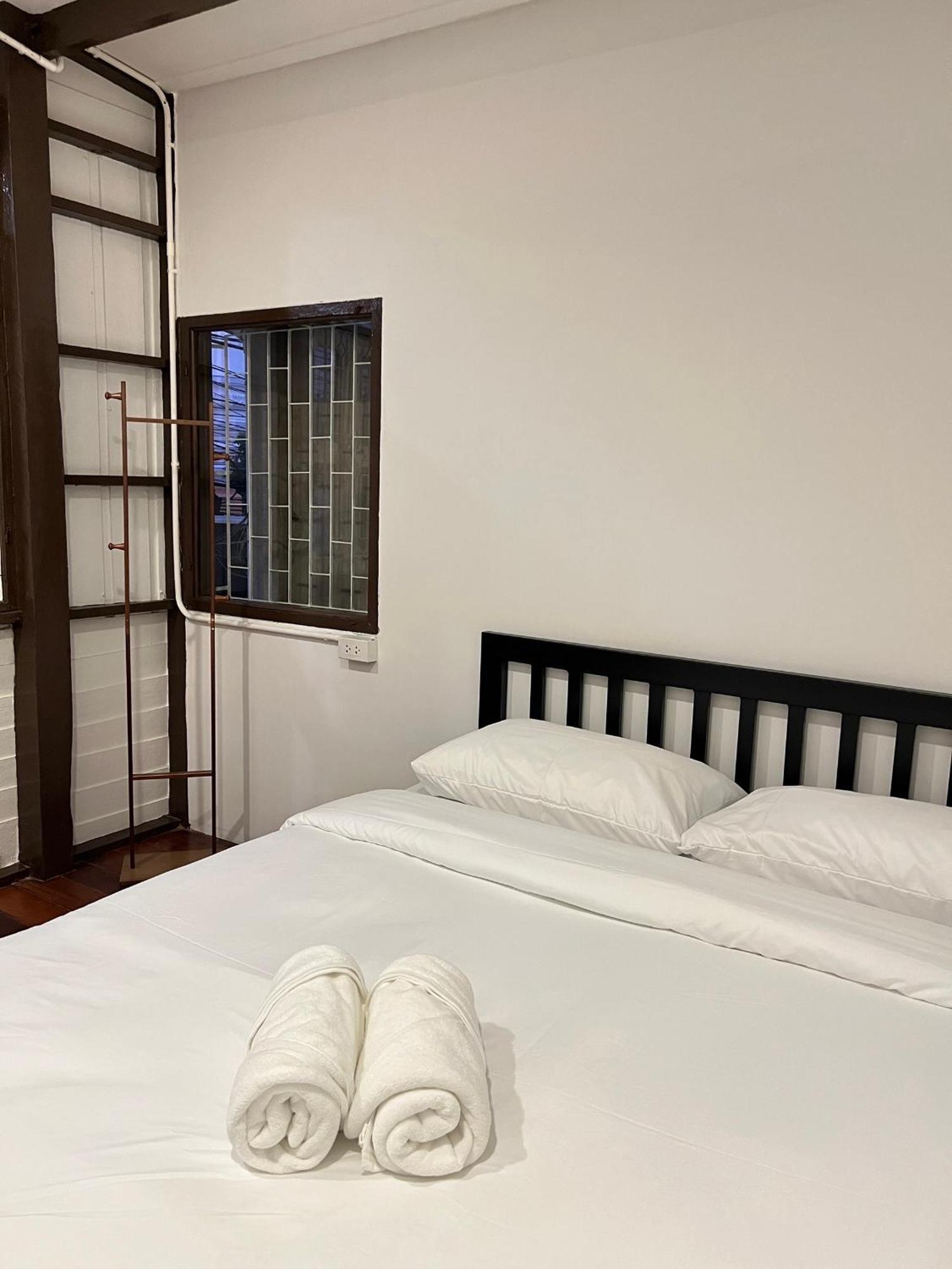 Auberge de jeunesse House Ju à Bangkok Extérieur photo